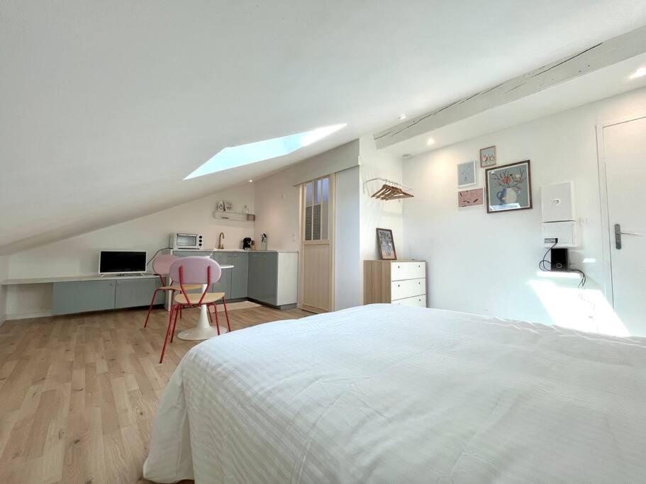 Studio Jade : Charmant Logement Place Clemenceau Daire Pau Dış mekan fotoğraf